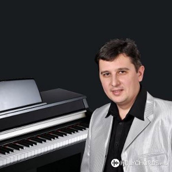 Дмитрий Алиев